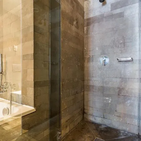 Apartment Cmg *